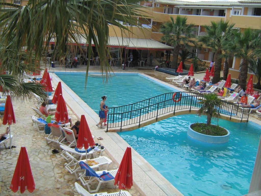 Aparthotel Tereza Laganas